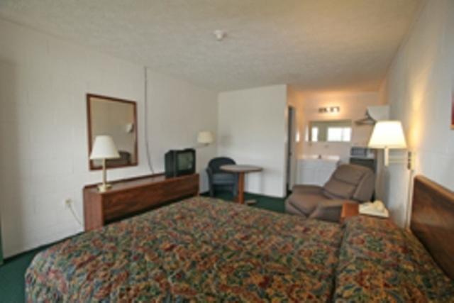 Hotel Lake Anna Glenora Rum bild
