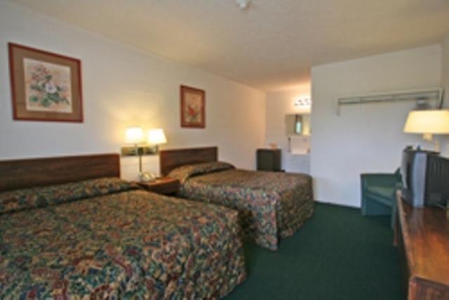 Hotel Lake Anna Glenora Rum bild